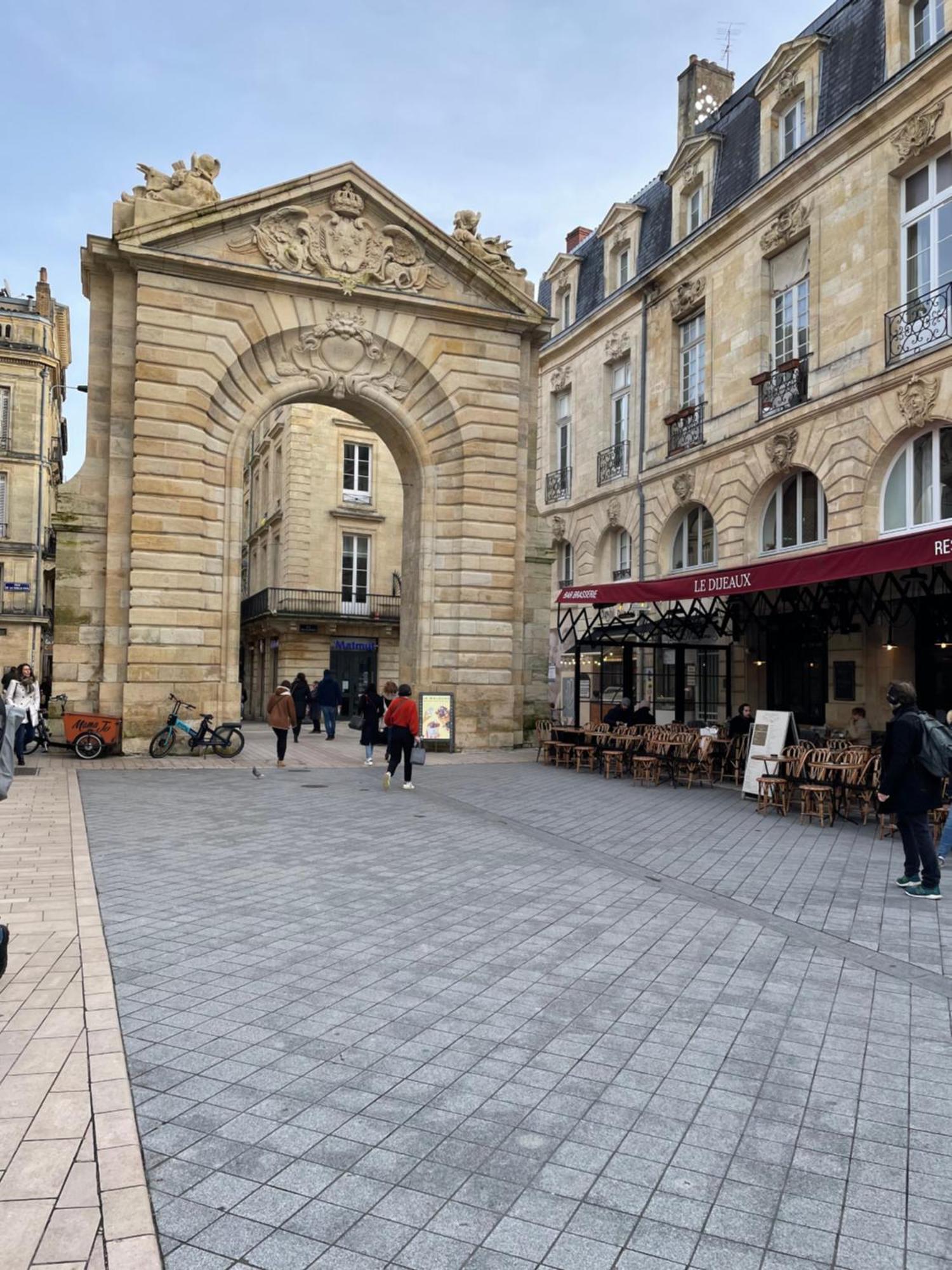 Le Charmant Quai Bourgeois Bordeaux Eksteriør billede